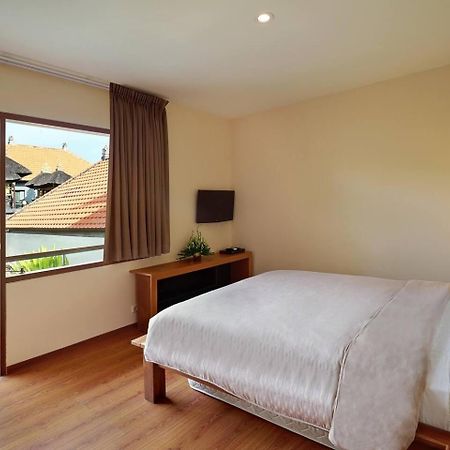 Super Value 4 Bedroom, Walk To Bintang Supermarket Семиньяк Экстерьер фото