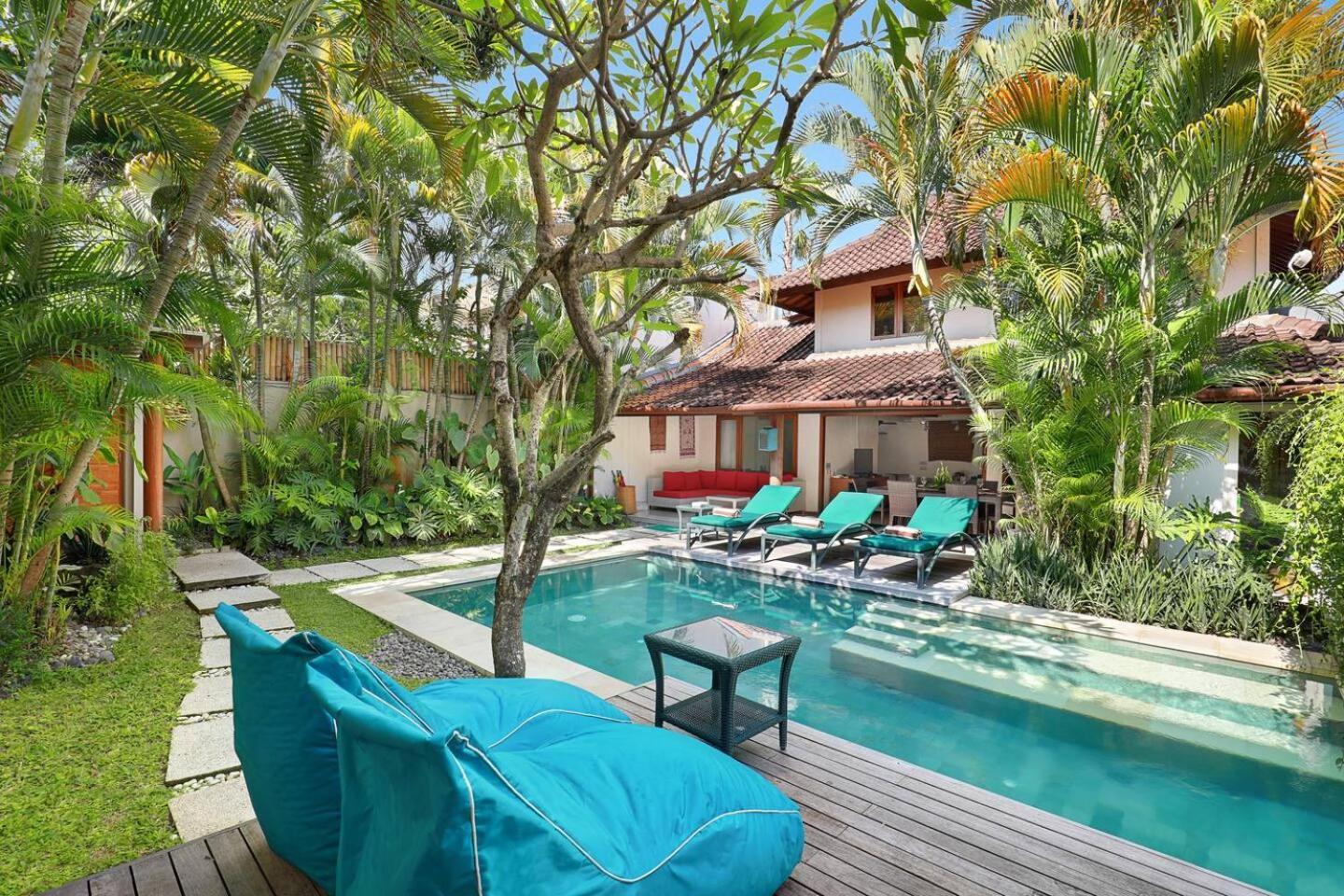 Super Value 4 Bedroom, Walk To Bintang Supermarket Семиньяк Экстерьер фото