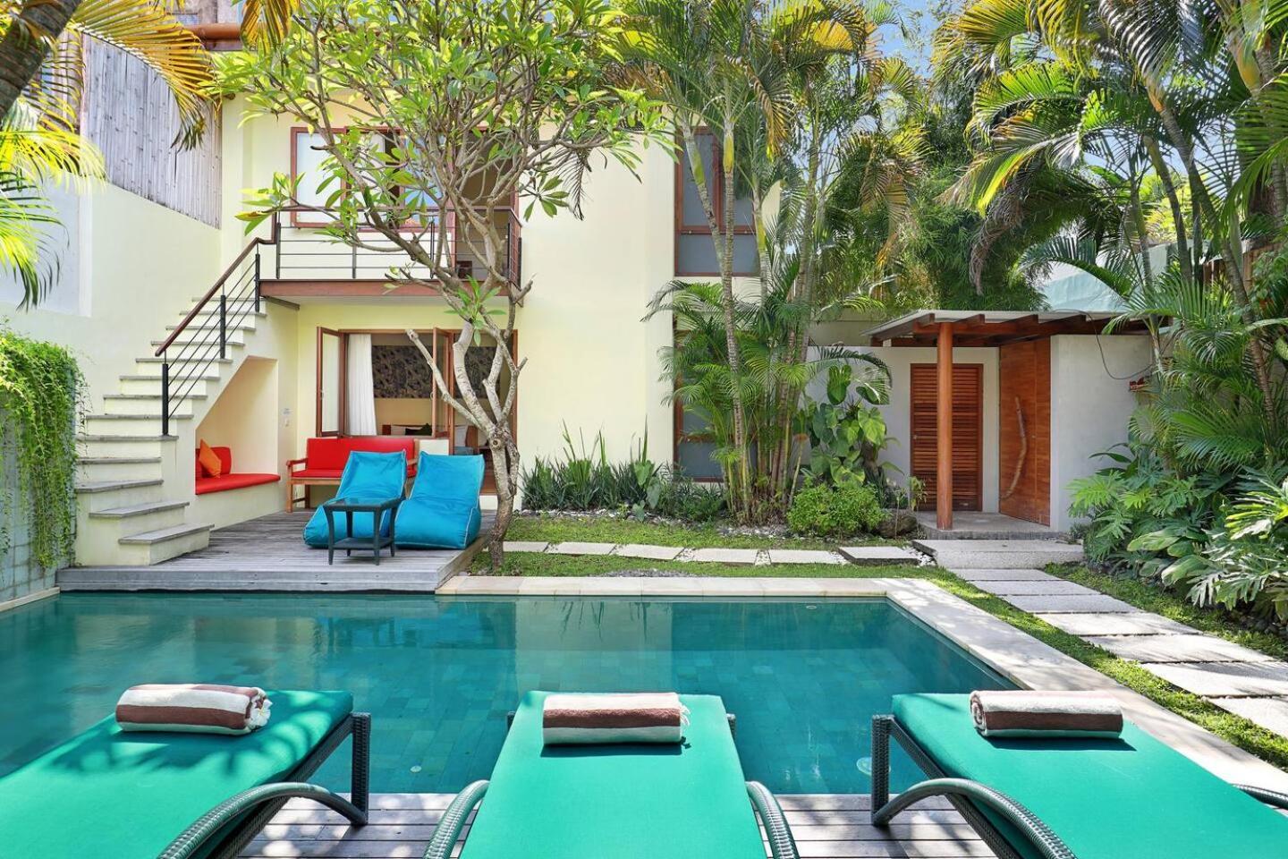 Super Value 4 Bedroom, Walk To Bintang Supermarket Семиньяк Экстерьер фото