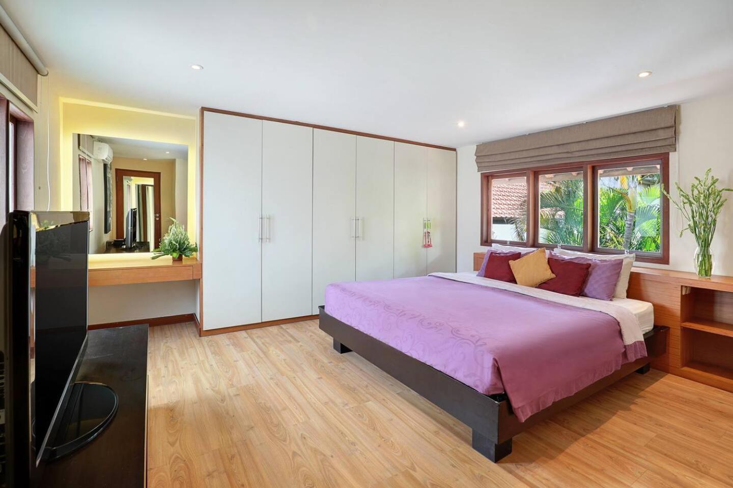 Super Value 4 Bedroom, Walk To Bintang Supermarket Семиньяк Экстерьер фото