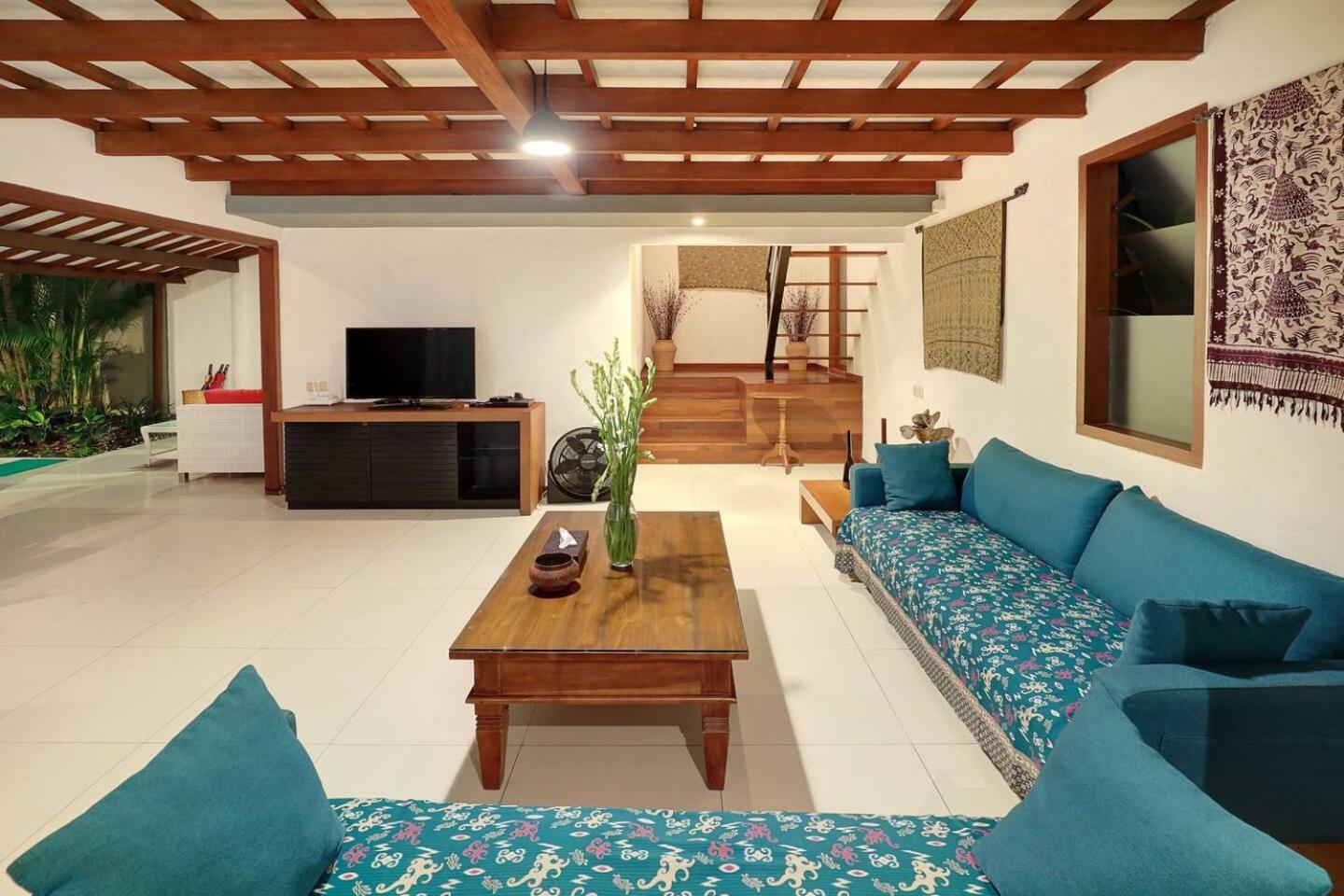 Super Value 4 Bedroom, Walk To Bintang Supermarket Семиньяк Экстерьер фото