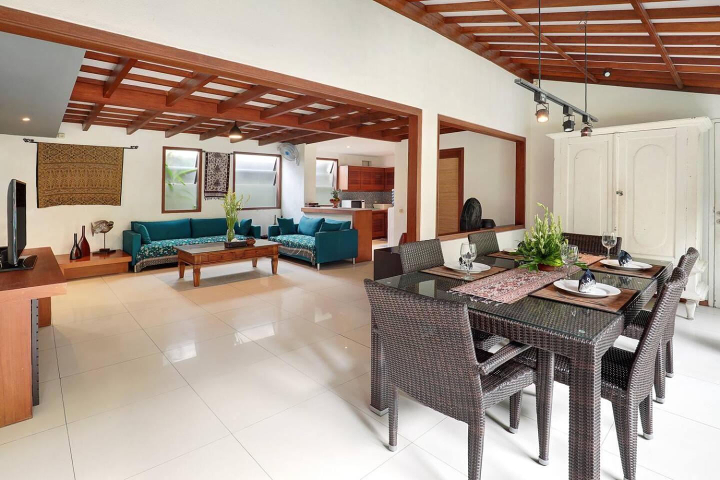 Super Value 4 Bedroom, Walk To Bintang Supermarket Семиньяк Экстерьер фото